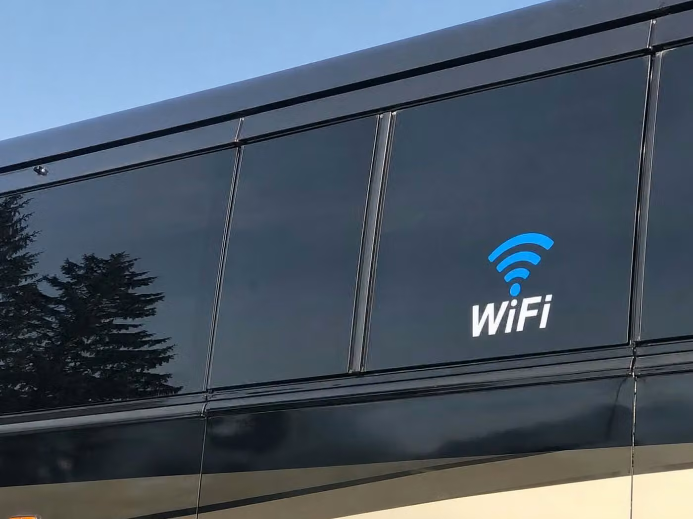 miami lakes 15 passenger minibus wifi