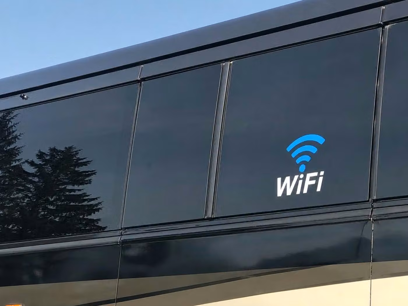 miami lakes 25 passenger minibus wifi